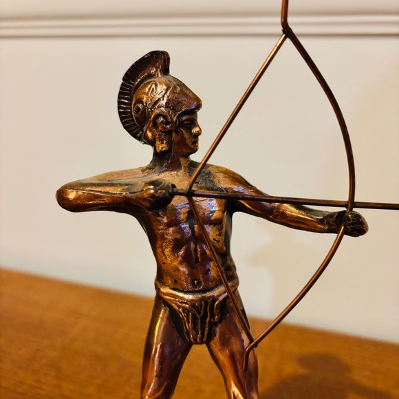 Vintage antique Bronze and marble archer statue from Greece - Picture 2 of 6